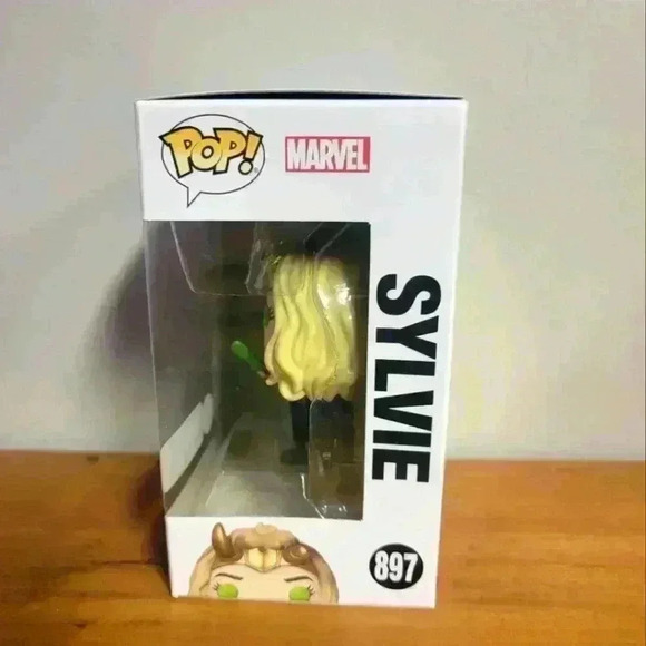 Funko pop 897 Loki Sylvie glow in the dark walmart exclusive - Picture 5 of 8